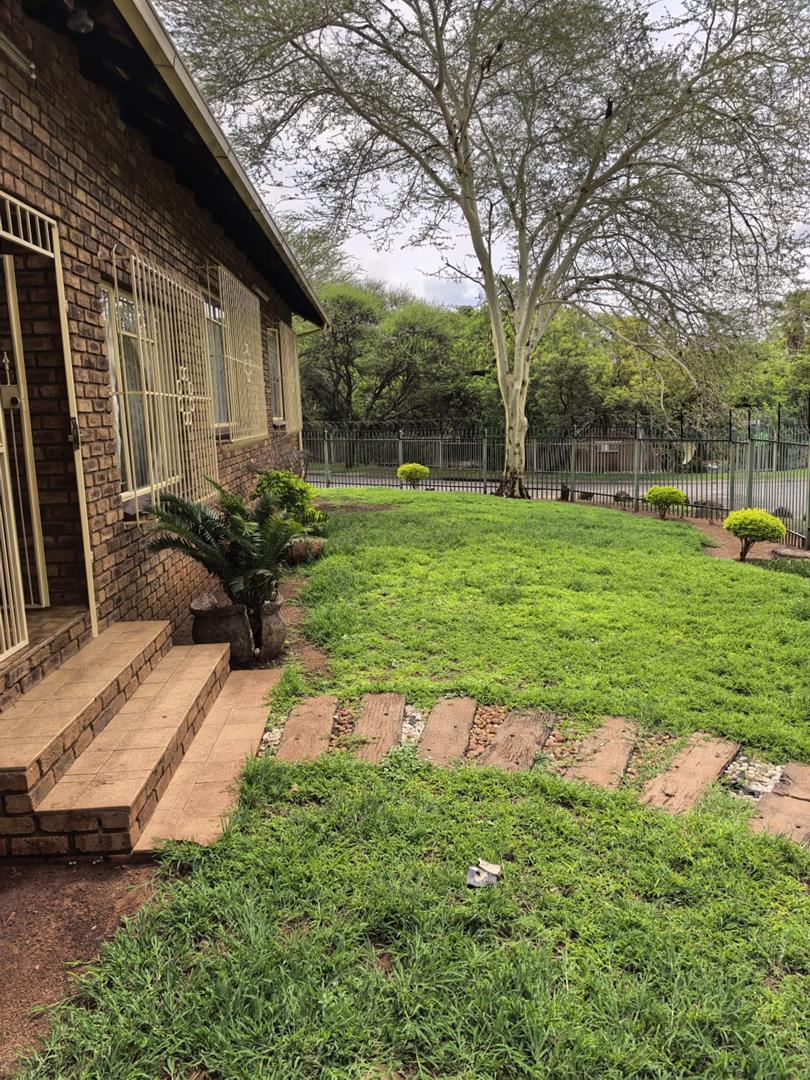 To Let 5 Bedroom Property for Rent in Elandsrand North West